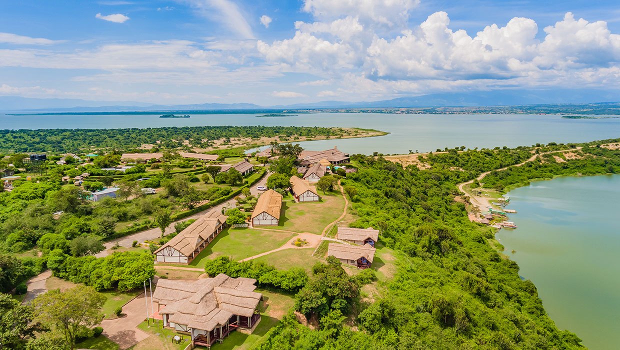Mweya Safari Lodge - Kasenyi Plains Queen Elizabeth National Park