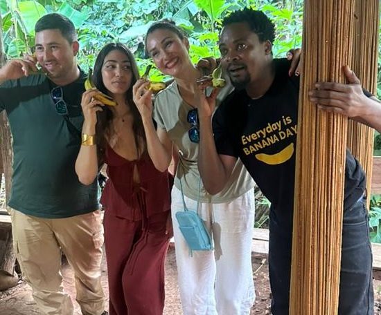 Our Guests at the famous Banana Man making a Banana call back home