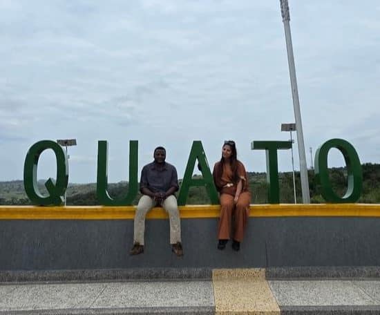 Photo moment at the Equator - Kikorongo