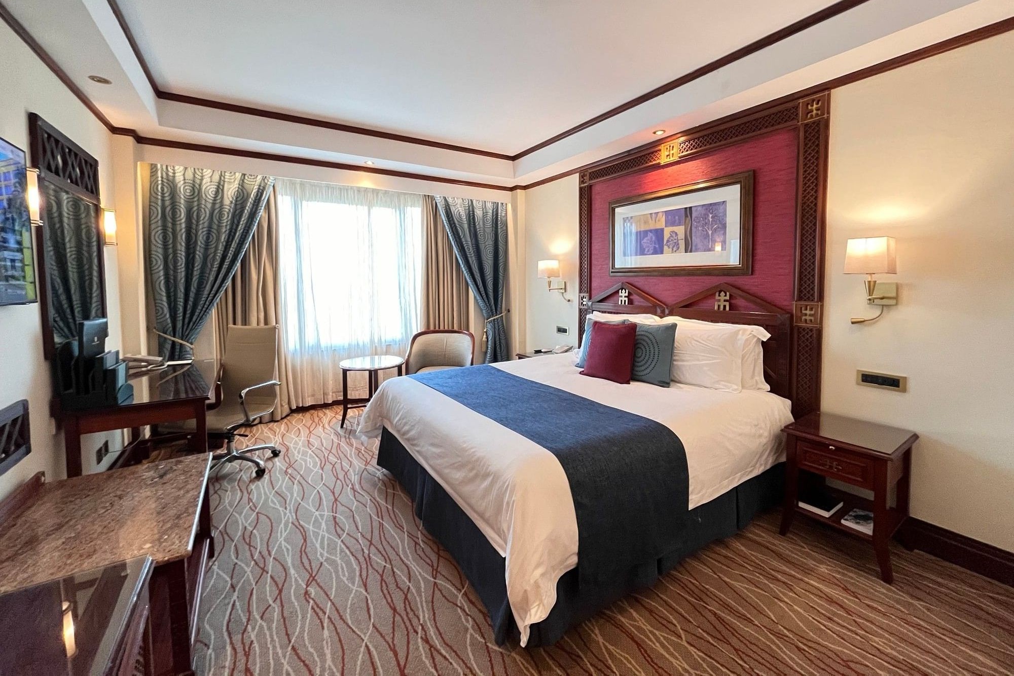 Nairobi Serena Hotel - Premium Deluxe Room
